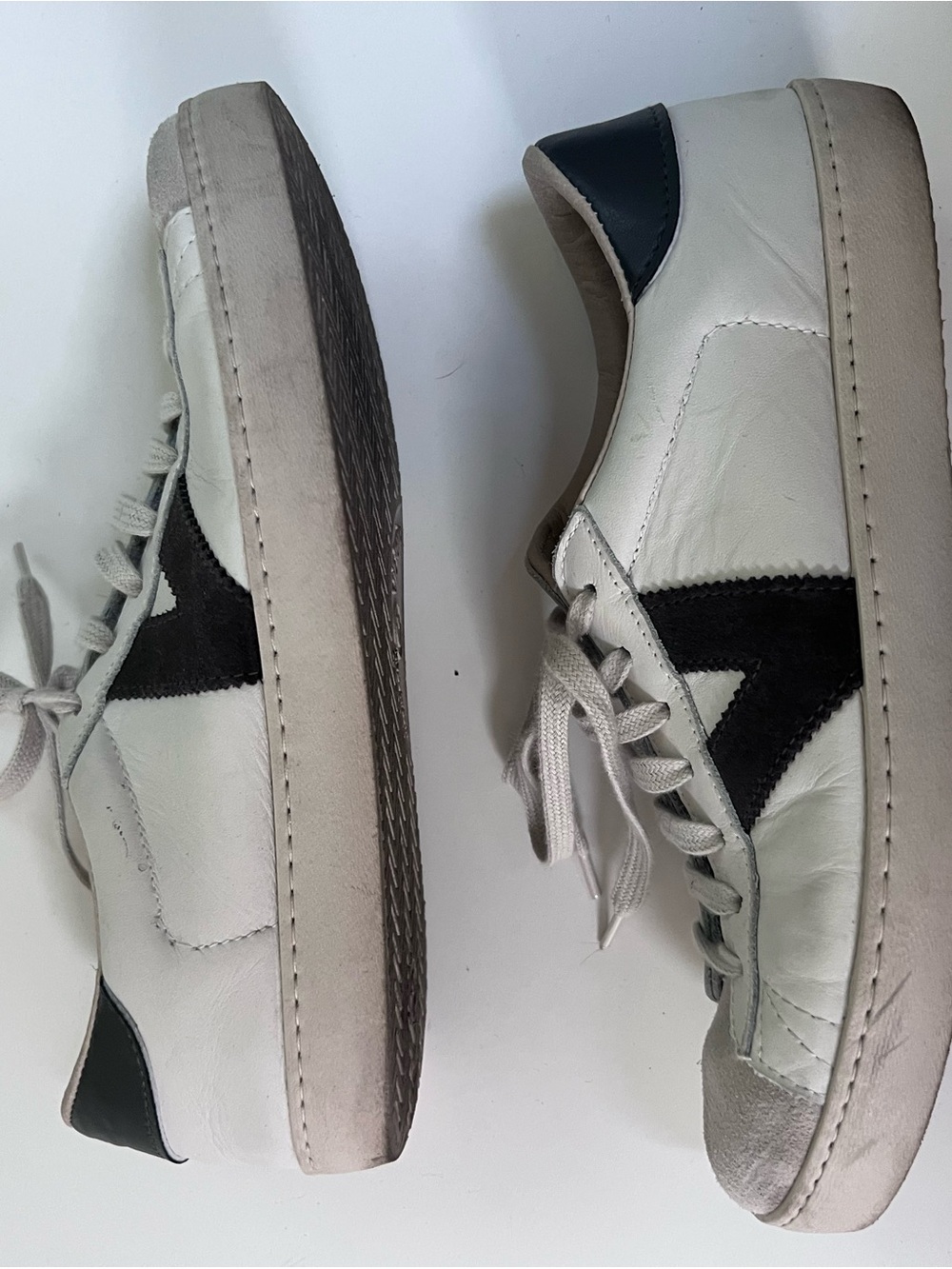 Victoria Berlin Leather Sneakers In White and Black Size 40 Minimalist